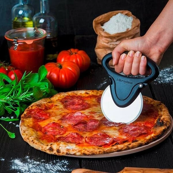 Microplane Pizzaschneider Specialty Schwarz 2 Microplane Pizzaschneider Specialty Schwarz – Bild 2