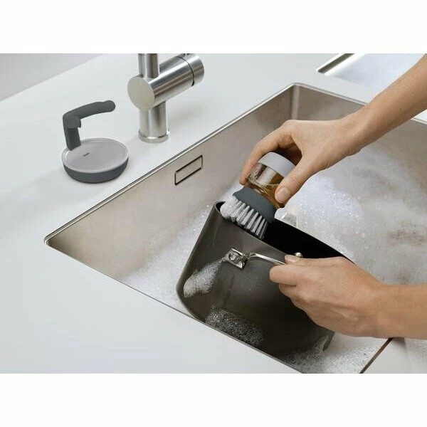 Joseph Joseph Spülbürste 13,5 Cm Palm Scrub Grau 4 Joseph Joseph Spülbürste 13,5 Cm Palm Scrub Grau – Bild 4