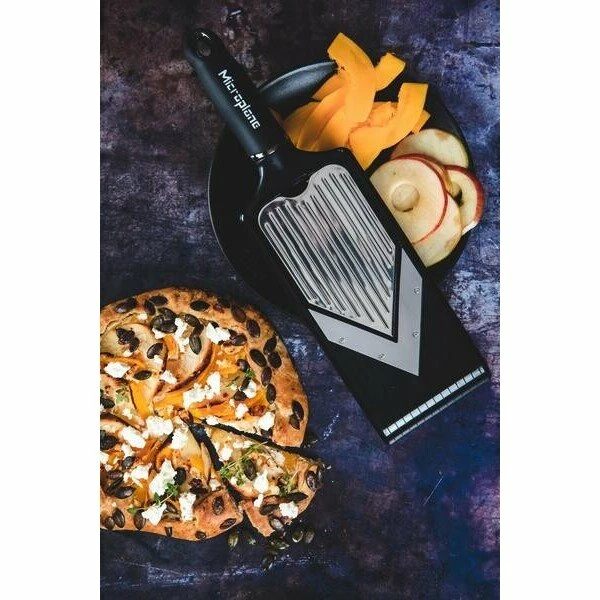 Microplane V-Hobel Mit Julienneklingen-Einsatz Specialty 6 Microplane V-Hobel Mit Julienneklingen-Einsatz Specialty – Bild 6