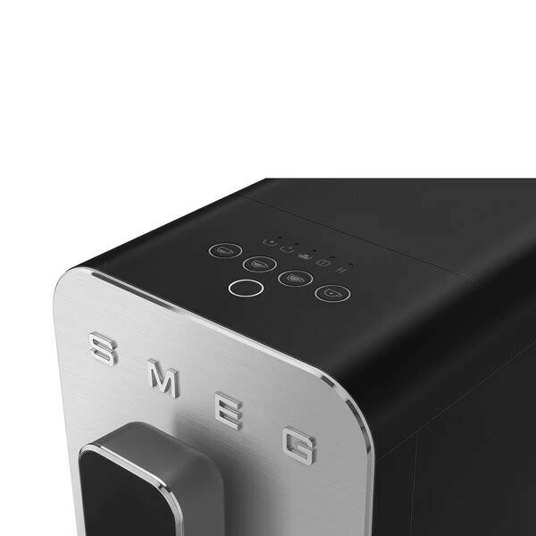 Smeg Kaffeevollautomat BCC01 Basic 43x18 Cm 50’s Style Schwarz 2 Smeg Kaffeevollautomat BCC01 Basic 43x18 Cm 50’s Style Schwarz – Bild 2