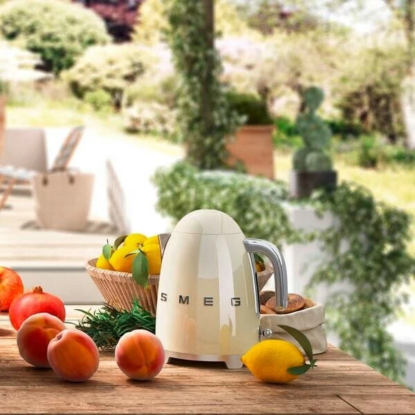 Smeg Wasserkocher 1,7 L 50's Style Creme 3 Smeg Wasserkocher 1,7 L 50's Style Creme – Bild 3